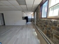 Building Photo - 132 E Main St