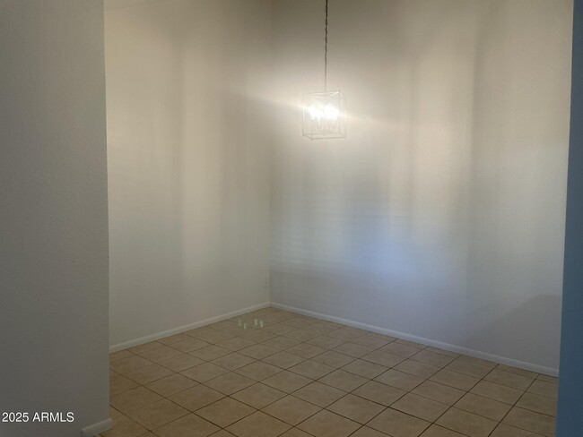 Building Photo - 826 S Casitas Dr