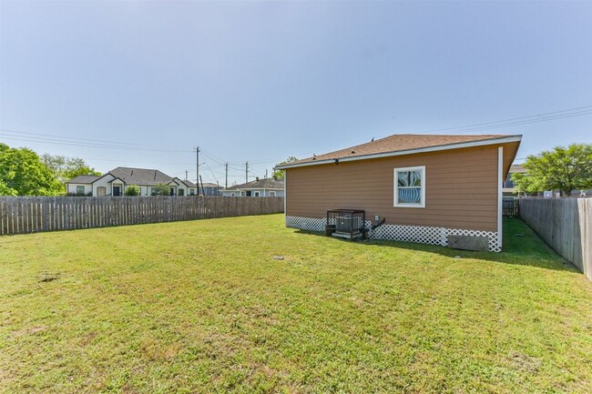 Building Photo - 4745 Wenda St