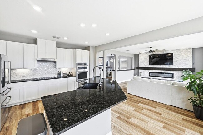 Building Photo - 8109 Tranquil Glade Trl