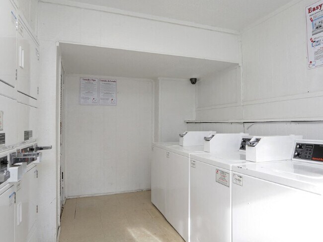 Building Photo - zMount Gilead