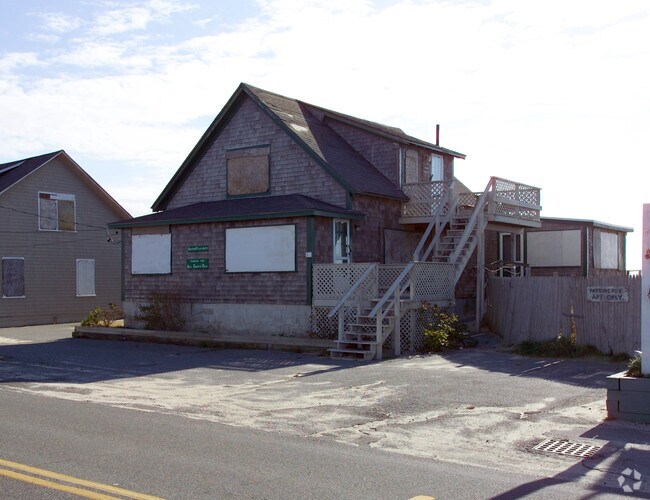Building Photo - 503-522 Shore Rd