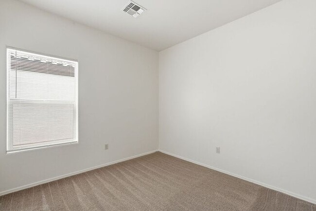 Building Photo - 6658 S Stone Fly Dr