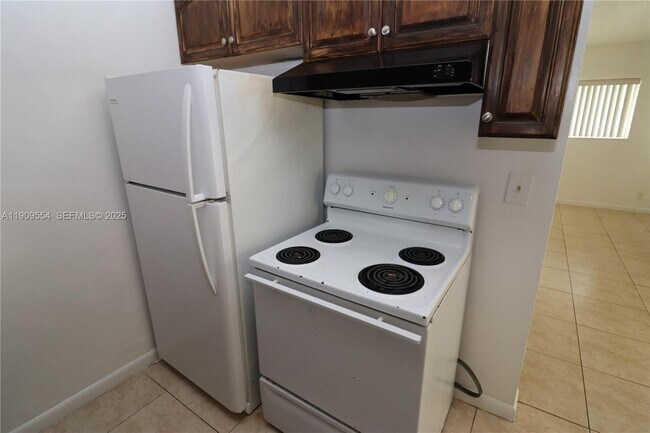 Building Photo - 1708 N 16th Ave