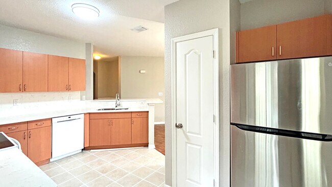 Building Photo - 116 SW Peacock Blvd