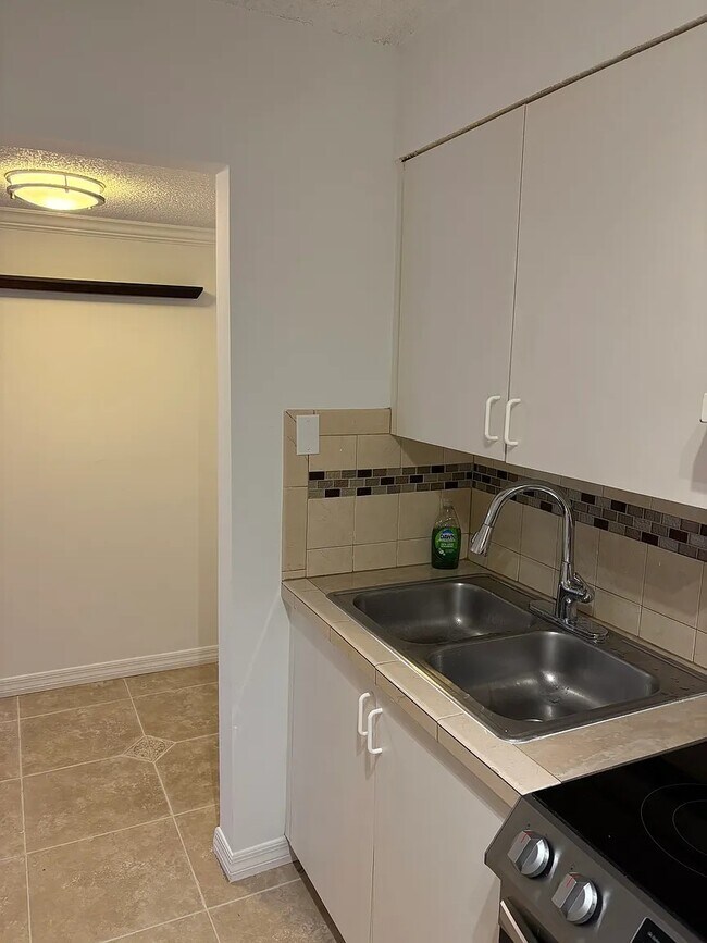 Building Photo - 80 S Shore Dr