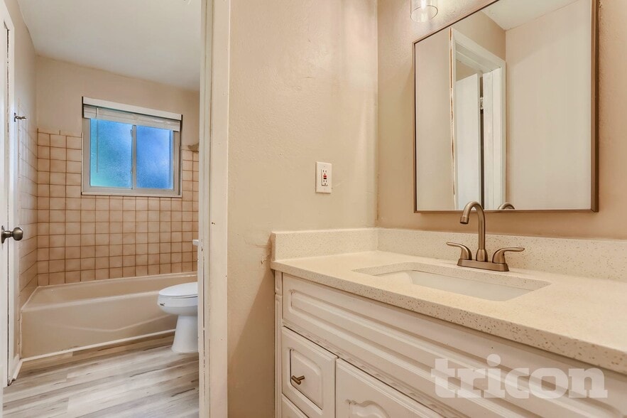 Building Photo - 2965 S Eaton St