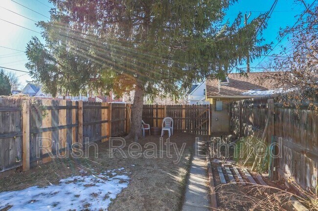 Building Photo - 397 S Logan St