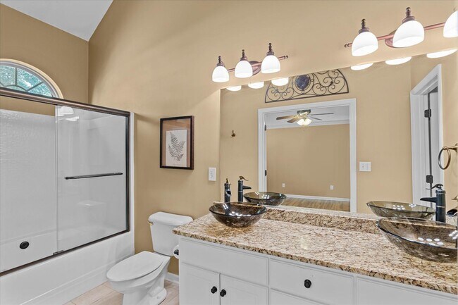 Building Photo - 229 Nicklaus Ct