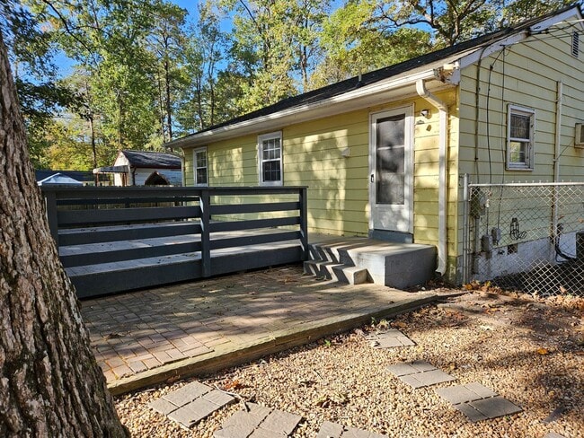 Building Photo - Charming Updated 3 Bedroom Home with Large...