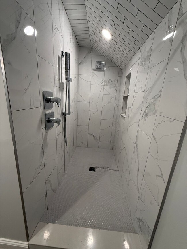 Building Photo - 2023 Moores Ford Rd