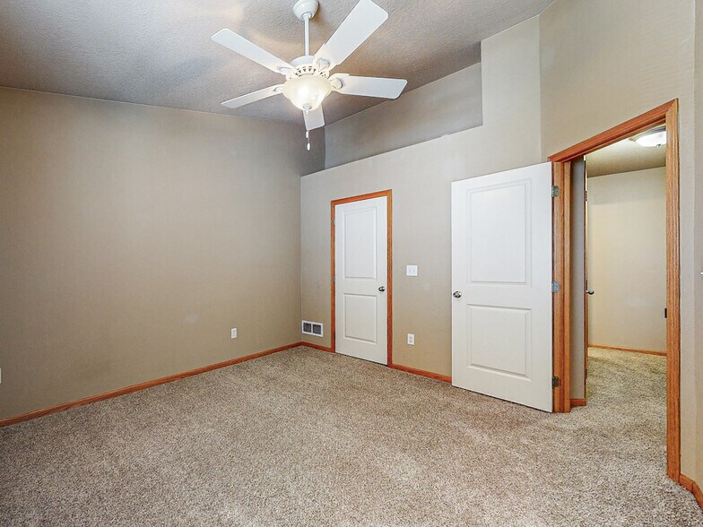 Bedroom - 385 NE Sandalwood