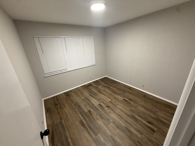 Building Photo - 1475 Hollywood Ln