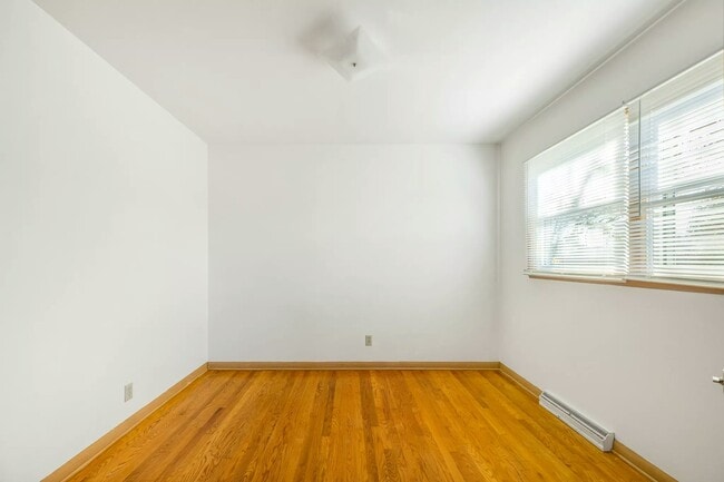 Building Photo - 2137 S 71st St