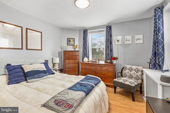 Building Photo - 158 Montgomery Ave