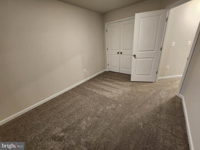 Building Photo - 117 Canning Rd