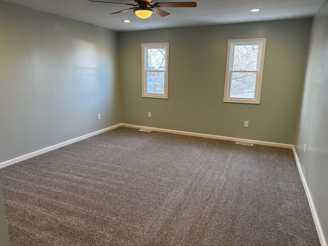 Building Photo - Large Single-Family Home on N 17th St