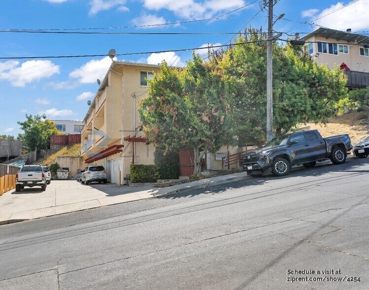 Building Photo - 325 Vaqueros Ave