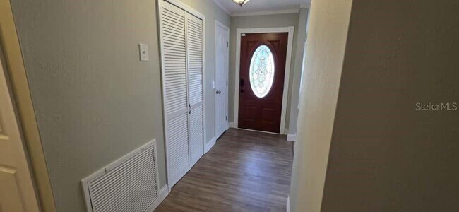 Building Photo - 105 Blue Heron Ln