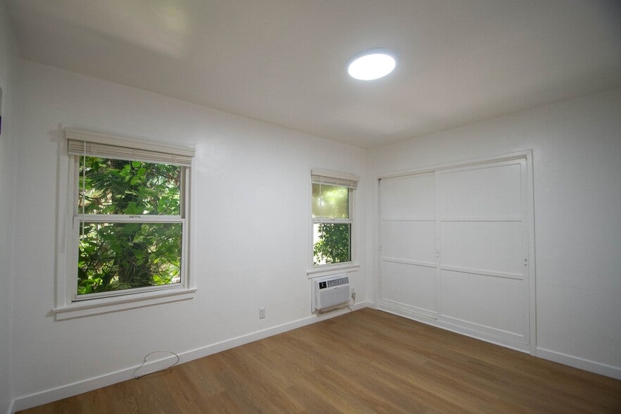 Building Photo - 14437 Dickens St