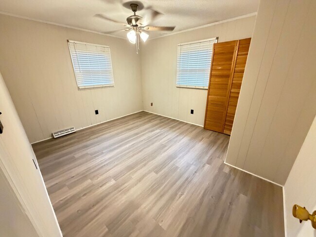 Building Photo - 823 Bostian Rd