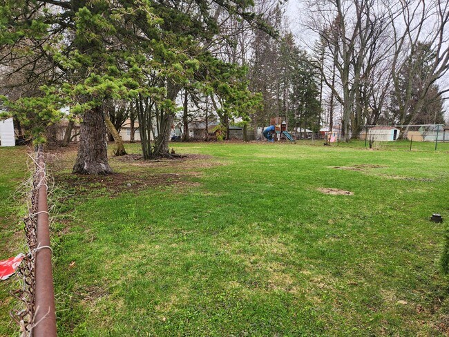 Building Photo - 118 Barclay Rd