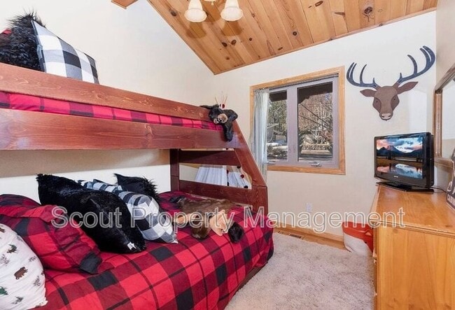 Building Photo - 199 Oriole Dr