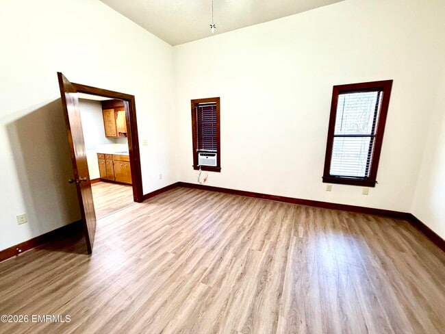 Building Photo - 8223 Center Hill Rd