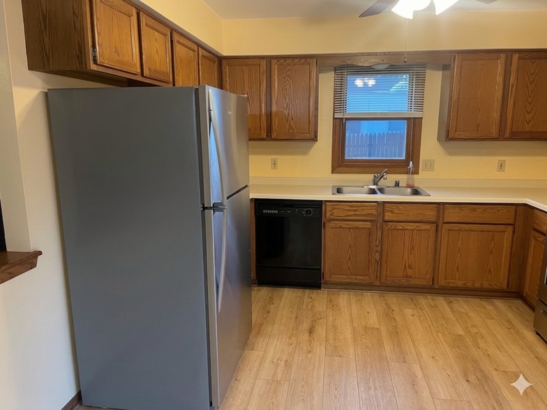 Building Photo - 117 Kilps Ct W