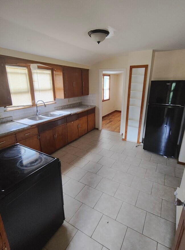 Building Photo - 4650 N 39th St