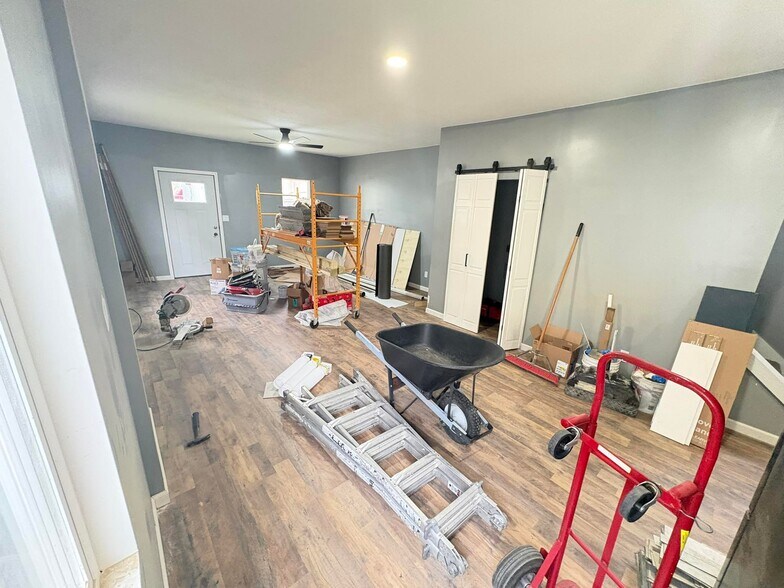 Building Photo - 206 McCook Ave