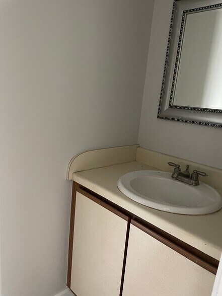 Building Photo - 5415 Sasha Ct