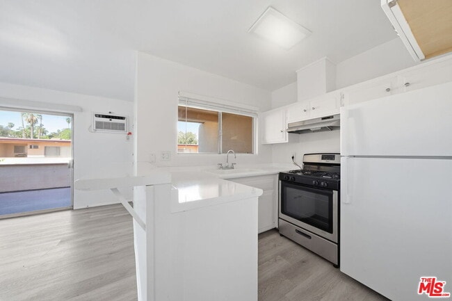 Building Photo - 1293 Garfield Ave