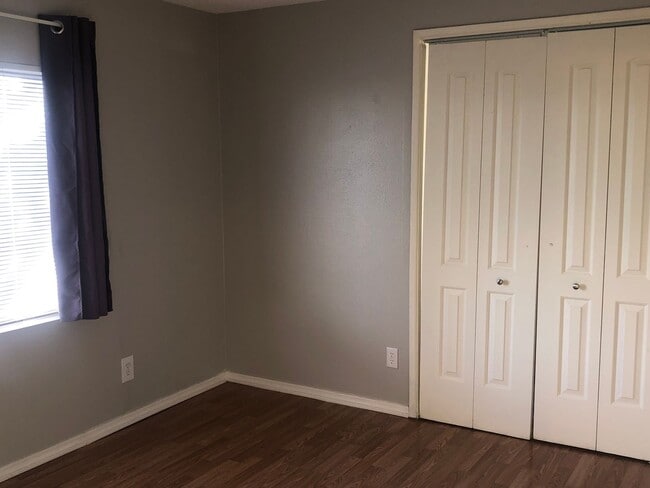 Building Photo - Great New Kingman 2+2 Split Floor plan!