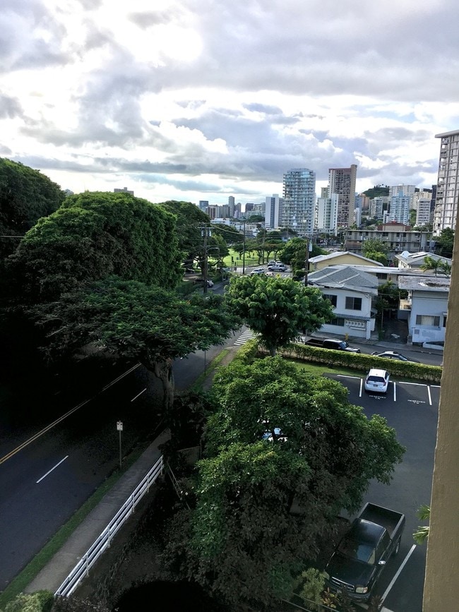Building Photo - **VIEW FULL AD FOR DETAILS** $500 1ST MONT...