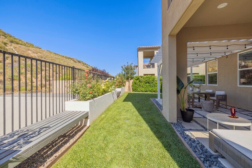 Building Photo - 19212 Blackthorn Dr
