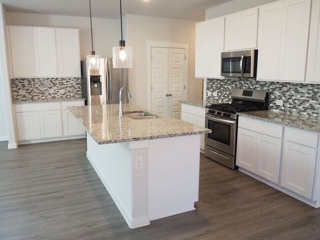 Building Photo - 2502 Sun Grove Rd