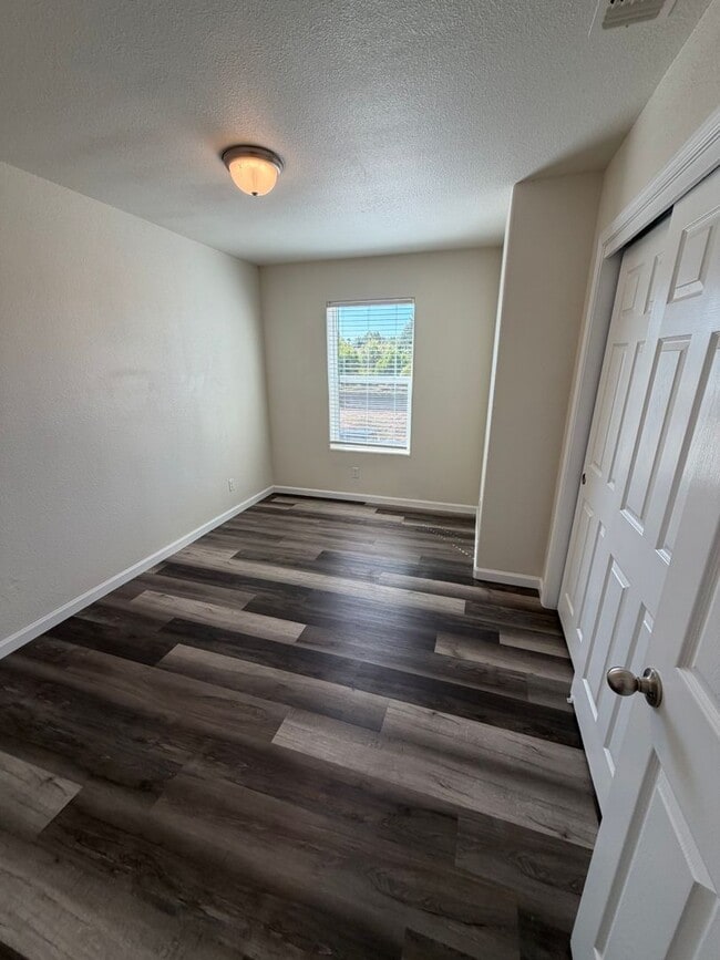 Building Photo - 1327 Belmont Dr