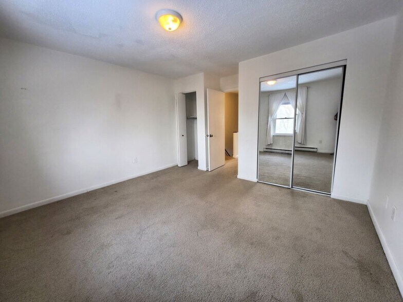 Building Photo - 38 Maxwell Dr