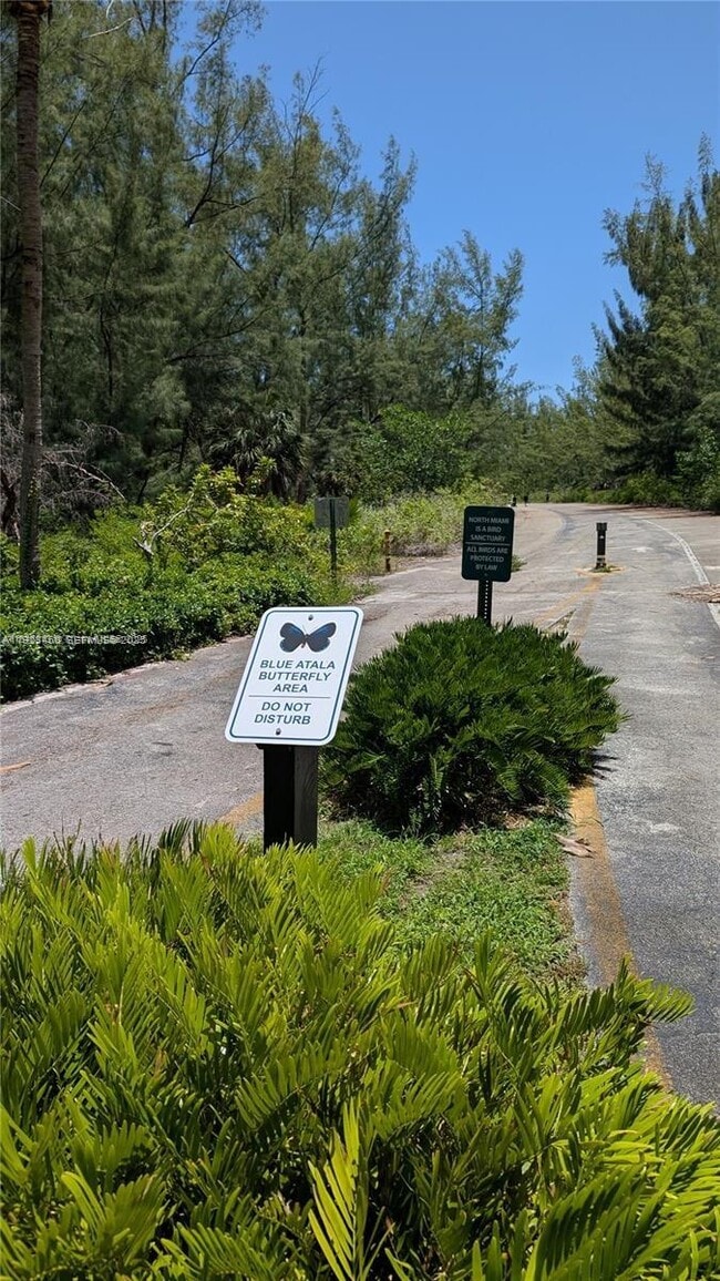 Building Photo - 2600 NE 135th St