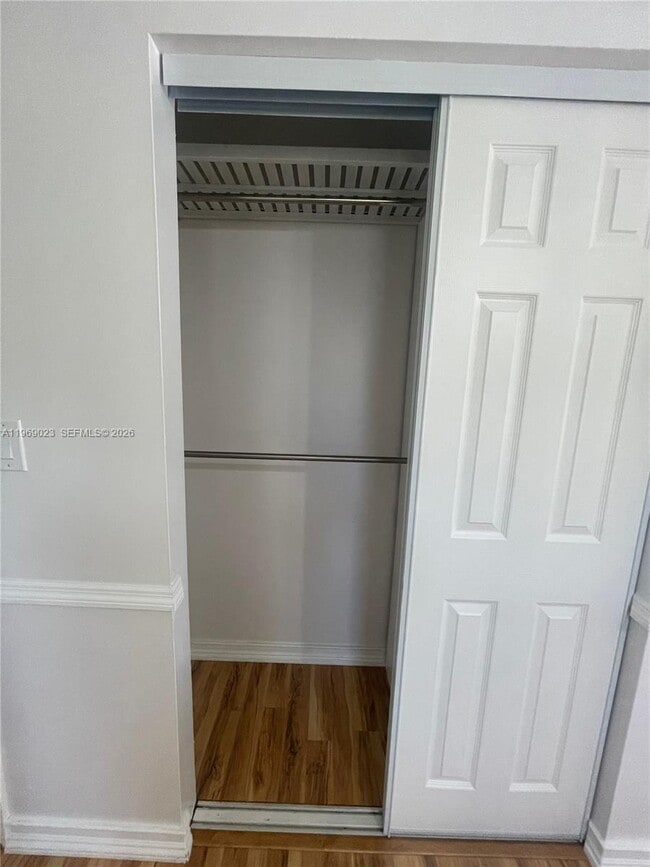 Building Photo - 4960 SW 119th Ave