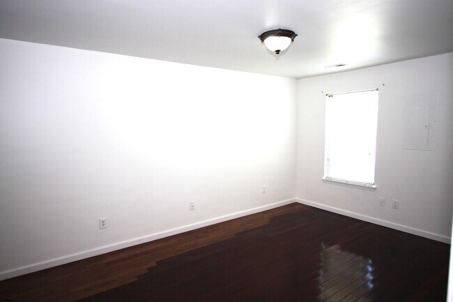 Building Photo - 2616 Canyon Ct