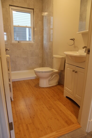 Building Photo - 84 Hathorne St