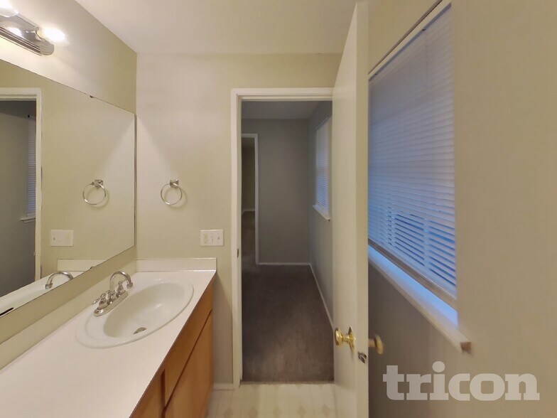 Building Photo - 22506 44th Ave Ct E