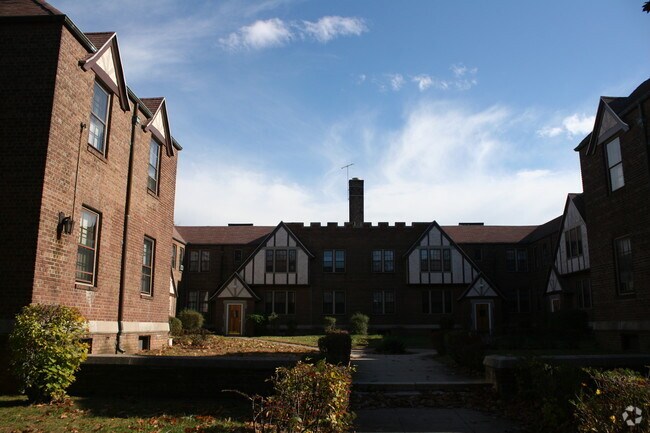 Building Photo - 361 Alden Ave