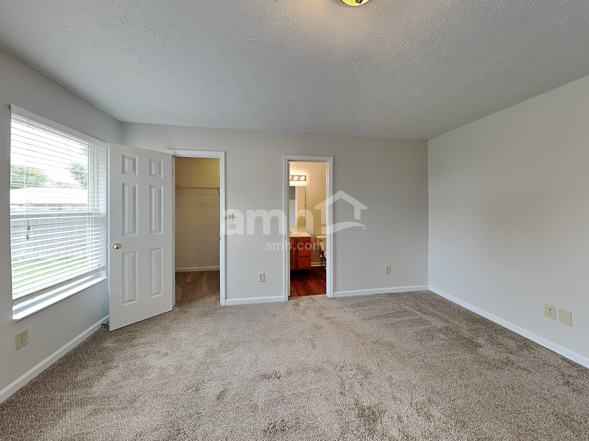 Building Photo - 1090 Meadowview Ct