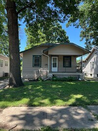Building Photo - Very Nice 2BR/1BA House - Quiet Neighborhood