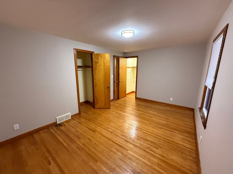 Bedroom 1 - 729 Ruie Rd