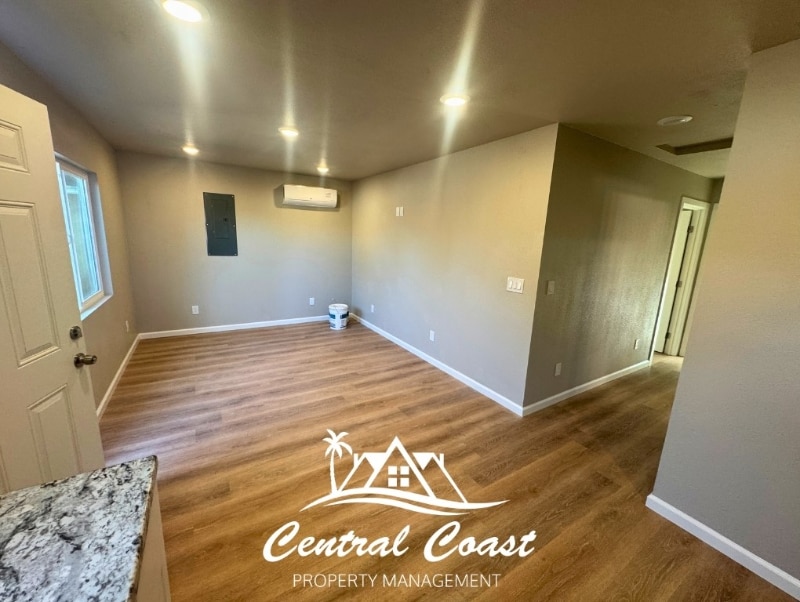 Building Photo - 0 S Hart Dr