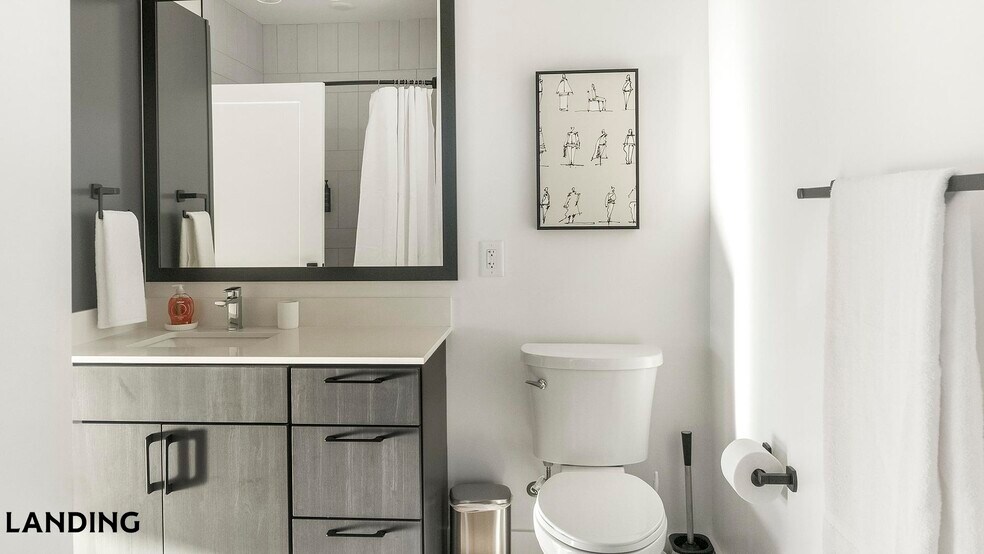 Building Photo - 1007 S Mint St